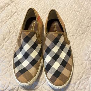 Burberry women checker print size 41